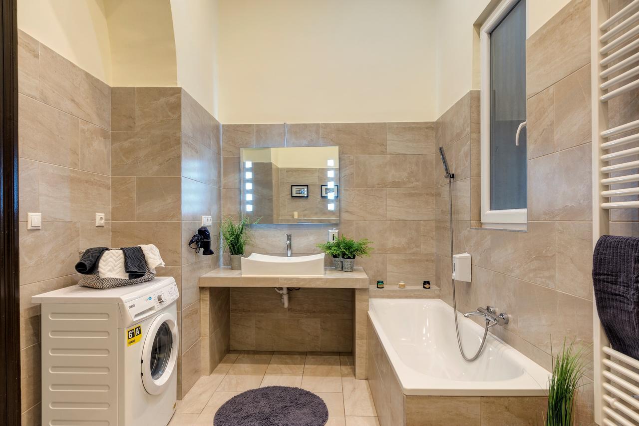 Real Apartments Klauzal Budapest Eksteriør billede